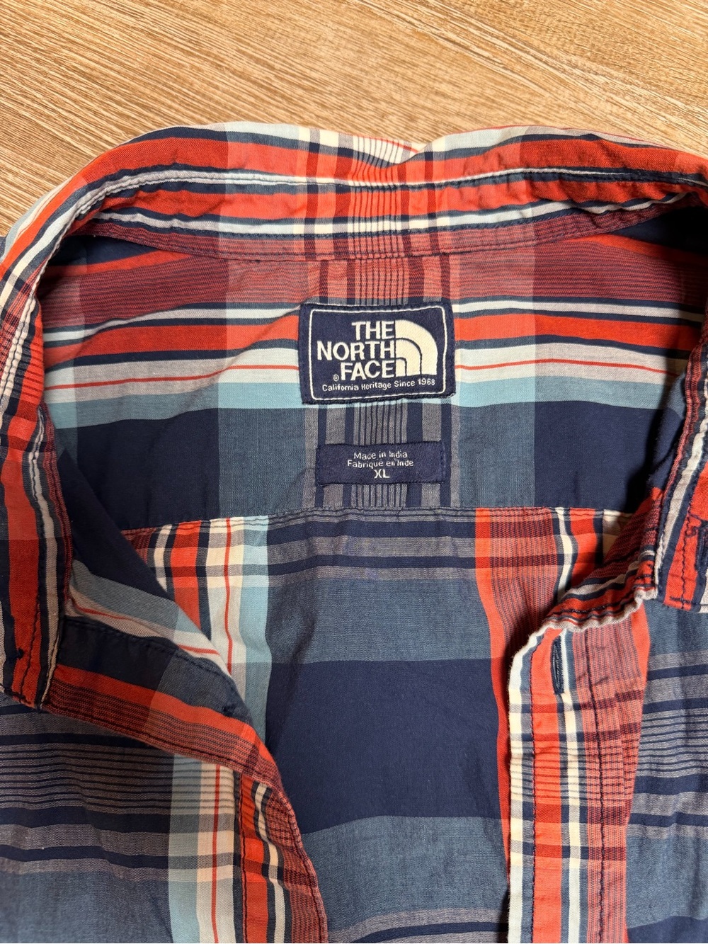 The North Face Men’s XL Plaid Short Sleeve Button Up Shirt Navy Red Blue Outdoor